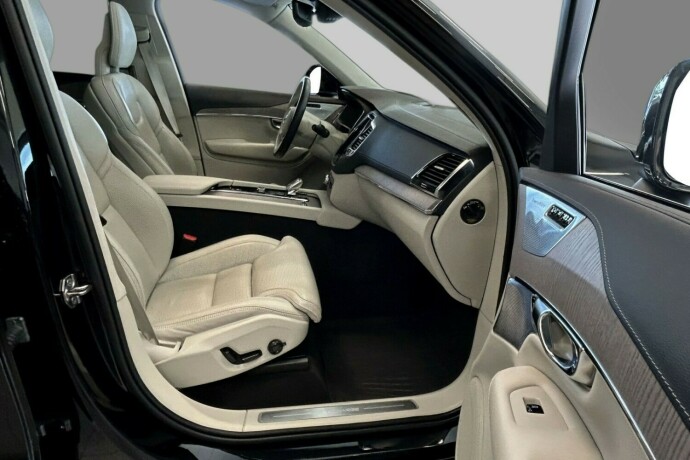 volvo-xc-90-plug-in-petrol-2022-big-13
