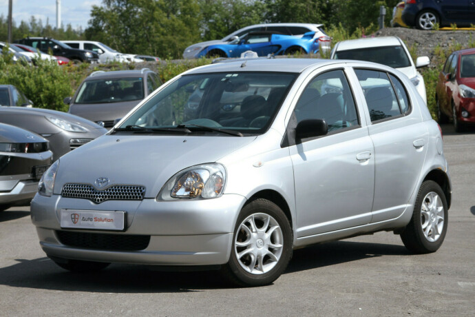 toyota-yaris-bensin-2000-big-0