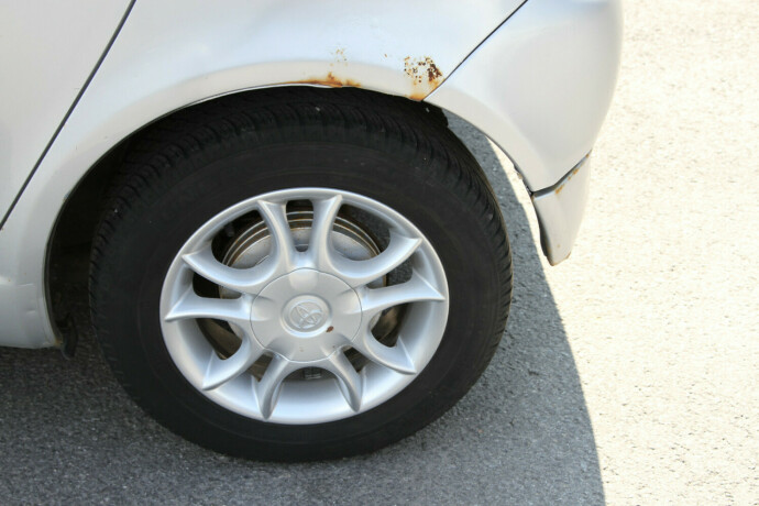 toyota-yaris-bensin-2000-big-11