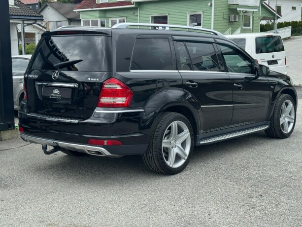 mercedes-benz-gl-diesel-2012-big-4