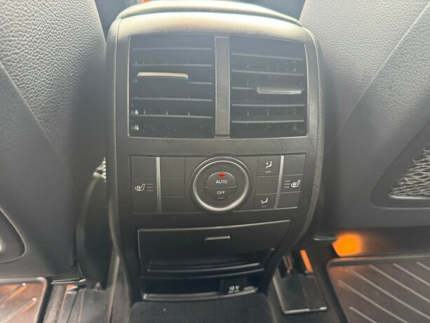 mercedes-benz-gl-diesel-2012-big-17