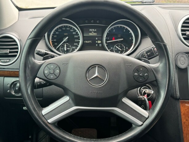 mercedes-benz-gl-diesel-2012-big-8