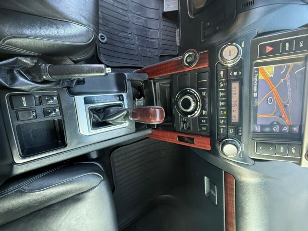 toyota-land-cruiser-diesel-2016-big-15