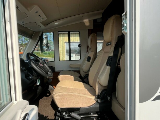 carthago-chic-e-line-i-50-yachting-2-enkle-senger-senkeseng-alde-vannb229en-varme-4500kg-chassis-garanti-diesel-2015-big-12