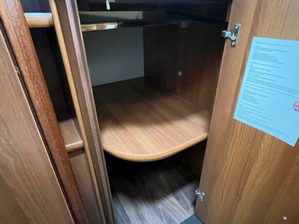 carthago-chic-e-line-i-50-yachting-2-enkle-senger-senkeseng-alde-vannb229en-varme-4500kg-chassis-garanti-diesel-2015-big-62