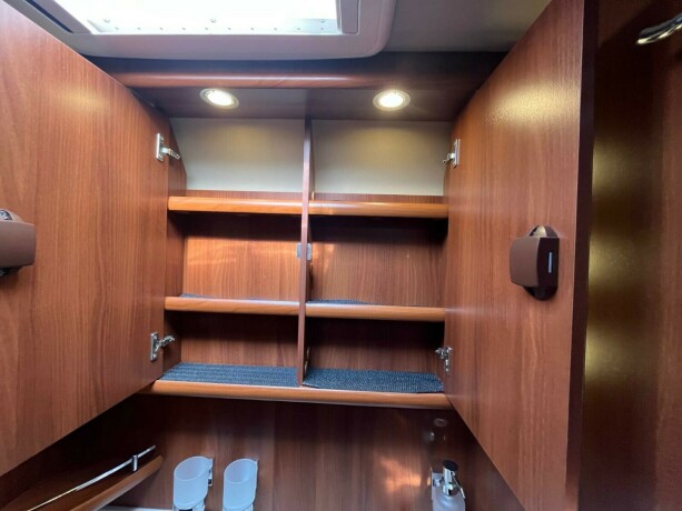 carthago-chic-e-line-i-50-yachting-2-enkle-senger-senkeseng-alde-vannb229en-varme-4500kg-chassis-garanti-diesel-2015-big-48