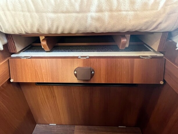 carthago-chic-e-line-i-50-yachting-2-enkle-senger-senkeseng-alde-vannb229en-varme-4500kg-chassis-garanti-diesel-2015-big-57