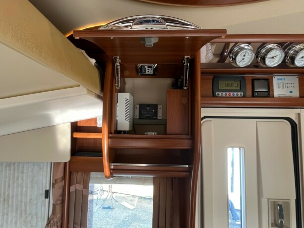 carthago-chic-e-line-i-50-yachting-2-enkle-senger-senkeseng-alde-vannb229en-varme-4500kg-chassis-garanti-diesel-2015-big-27