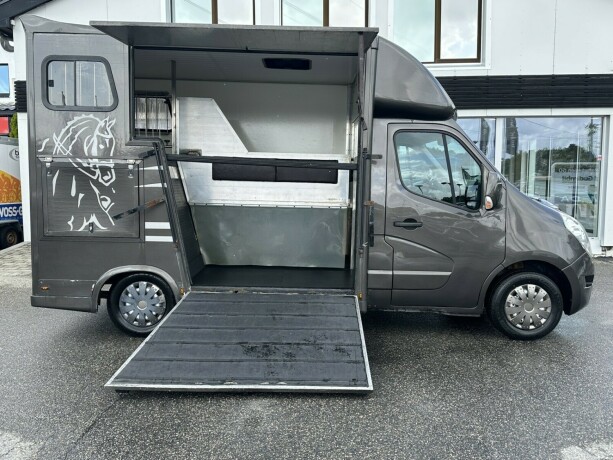 renault-master-diesel-2013-big-10