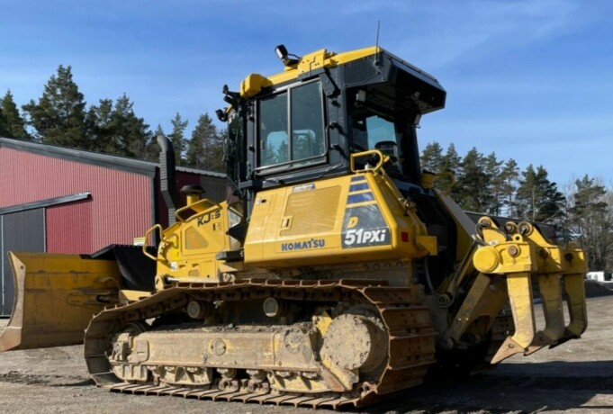 2019-bulldoser-komatsu-d51pxi-big-3