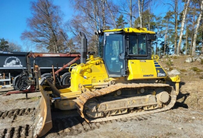 2019-bulldoser-komatsu-d51pxi-big-4