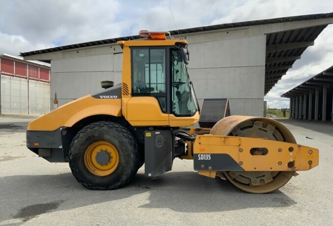 rulle-volvo-sd135-big-4