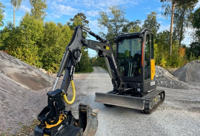 minigraver-gravemaskin-volvo-ecr250-big-3