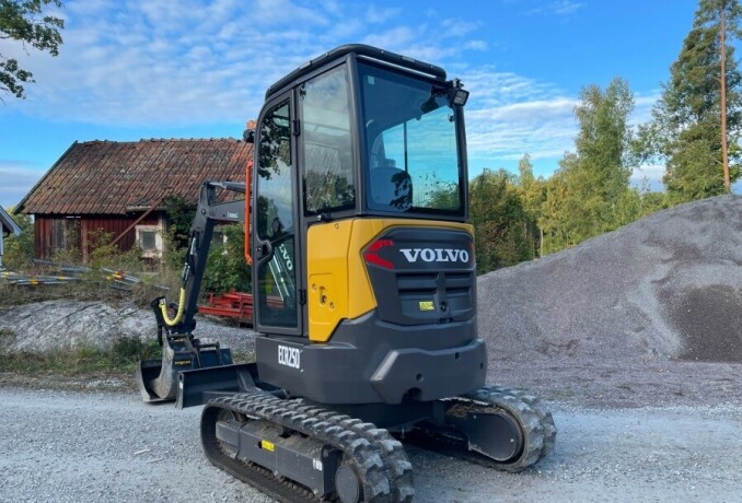 minigraver-gravemaskin-volvo-ecr250-big-4