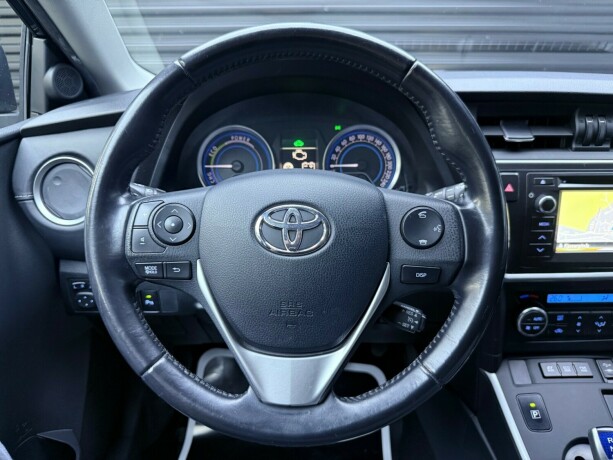 toyota-auris-bensin-2014-big-13