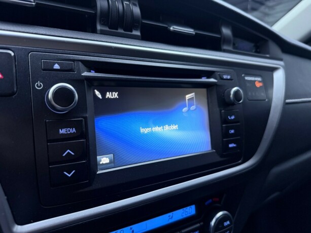 toyota-auris-bensin-2014-big-21