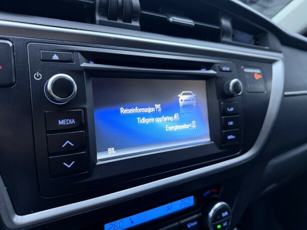toyota-auris-bensin-2014-big-22