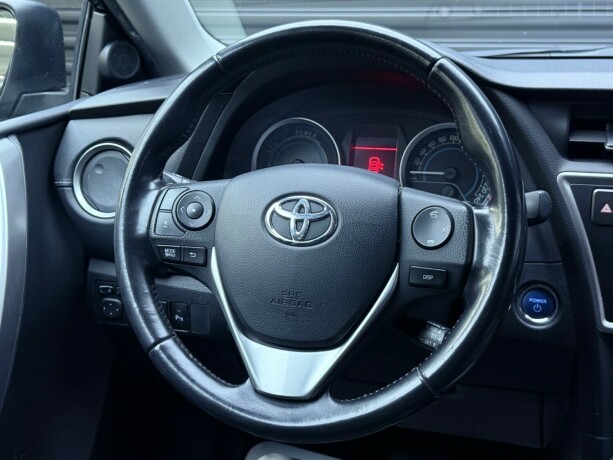toyota-auris-bensin-2014-big-12