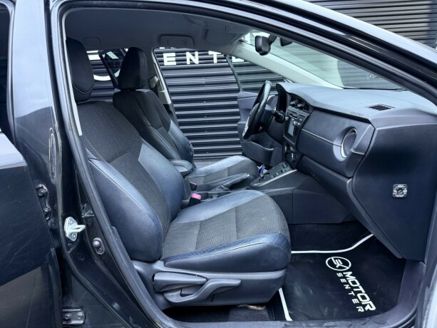 toyota-auris-bensin-2014-big-31