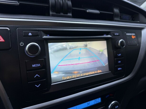 toyota-auris-bensin-2014-big-24