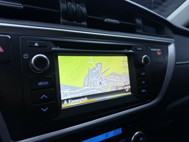 toyota-auris-bensin-2014-big-19