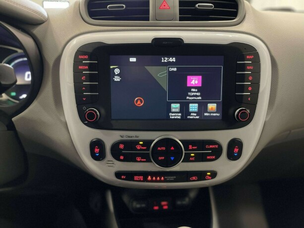 kia-soul-elektrisitet-2016-big-17