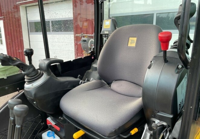 gravemaskin-jcb-8026-cts-big-12