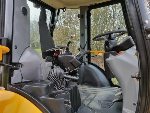 2022-jcb-4cx-pro-traktorgraver-gravemaskin-big-11