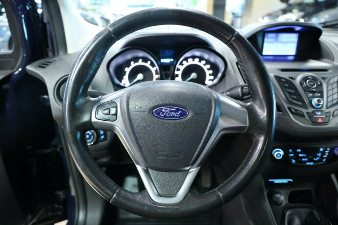 ford-transit-courier-bensin-2017-big-8