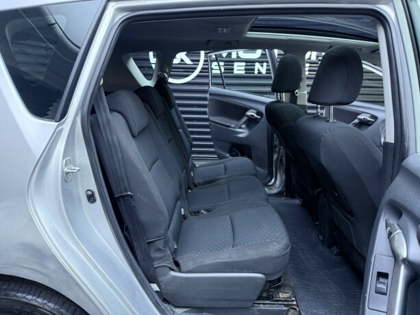 toyota-verso-diesel-2009-big-27