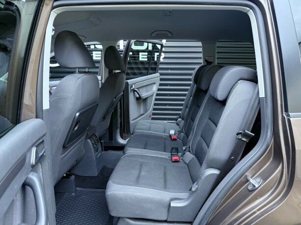 volkswagen-touran-diesel-2012-big-24