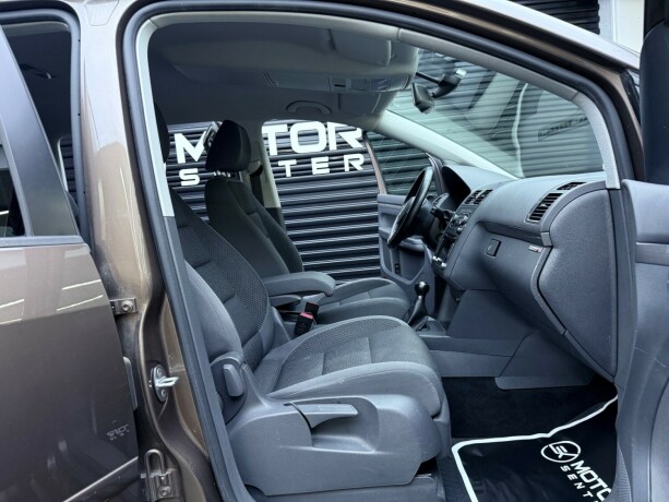 volkswagen-touran-diesel-2012-big-23