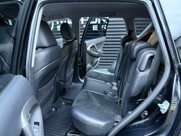 toyota-rav4-diesel-2011-big-28