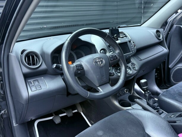 toyota-rav4-diesel-2011-big-8