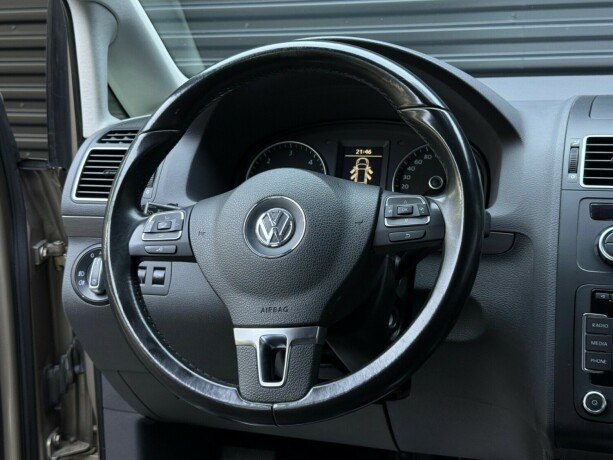 volkswagen-touran-diesel-2014-big-12