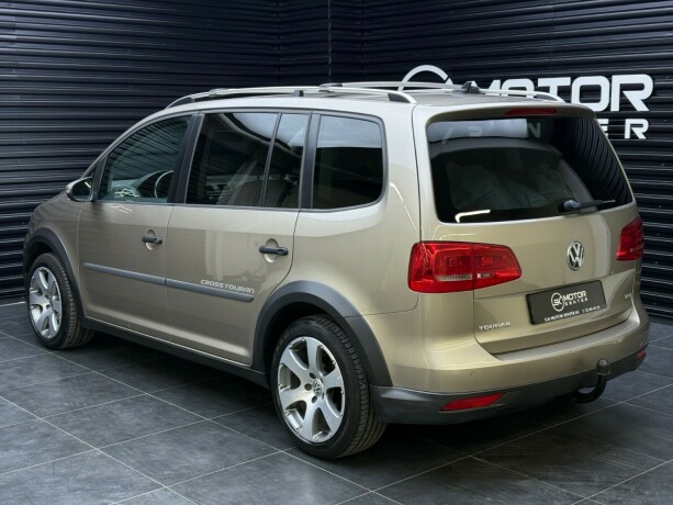 volkswagen-touran-diesel-2014-big-1