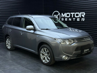 Mitsubishi | Outlander | Elektrisitet+bensin | 2014