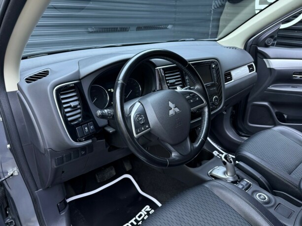 mitsubishi-outlander-elektrisitetbensin-2014-big-10