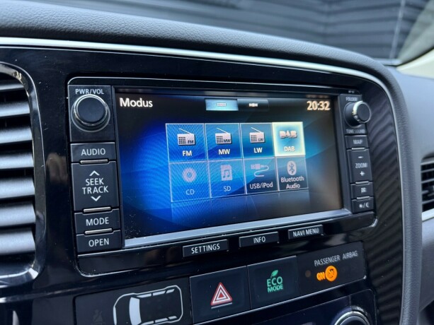 mitsubishi-outlander-elektrisitetbensin-2014-big-21