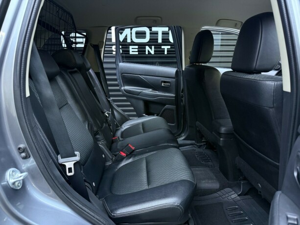mitsubishi-outlander-elektrisitetbensin-2014-big-28