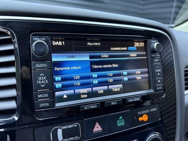 mitsubishi-outlander-elektrisitetbensin-2014-big-17
