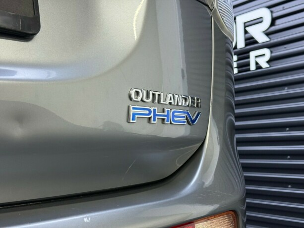 mitsubishi-outlander-elektrisitetbensin-2014-big-7