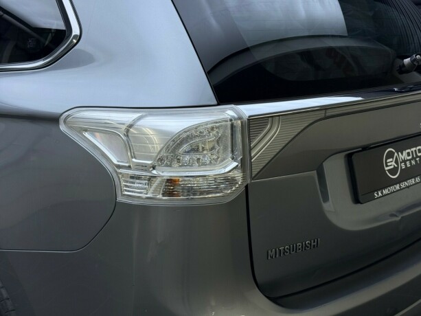 mitsubishi-outlander-elektrisitetbensin-2014-big-6