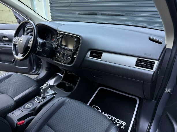 mitsubishi-outlander-elektrisitetbensin-2014-big-11