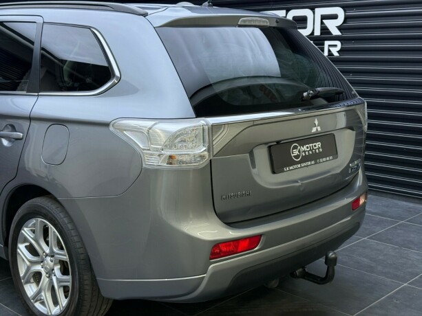 mitsubishi-outlander-elektrisitetbensin-2014-big-5