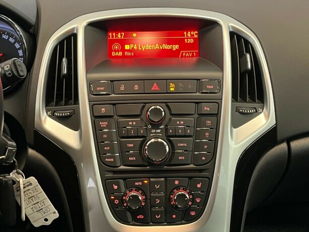 opel-astra-bensin-2012-big-13