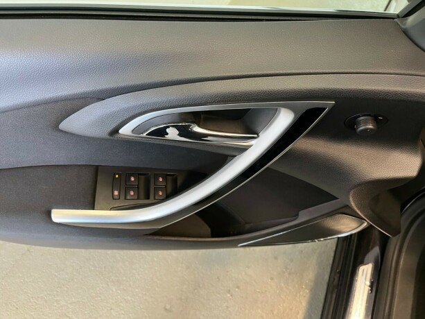 opel-astra-bensin-2012-big-7