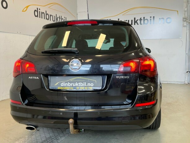 opel-astra-bensin-2012-big-5