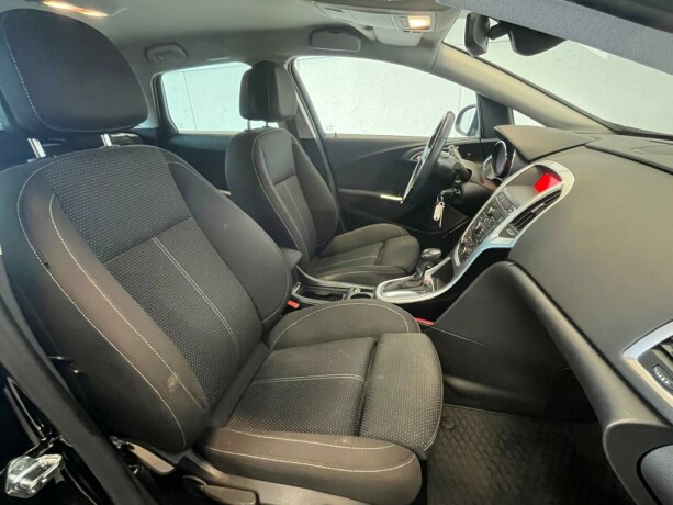 opel-astra-bensin-2012-big-17