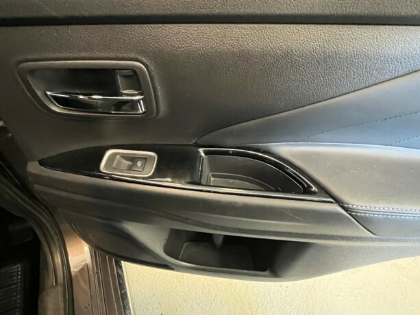 mitsubishi-outlander-elektrisitetbensin-2019-big-11